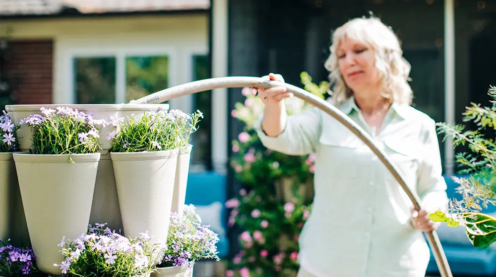 How to Water Your GreenStalk Vertical Planter - FAQs - GreenStalk Garden