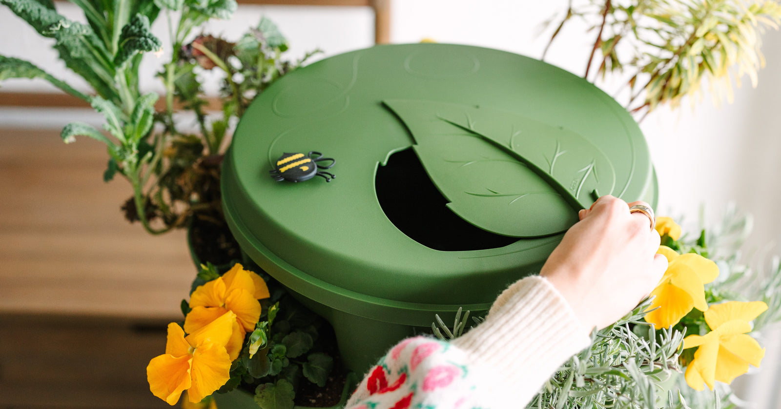 Free-Garden-Lid-With-Purchase-of-a-Vertical-Planter GreenStalk Garden