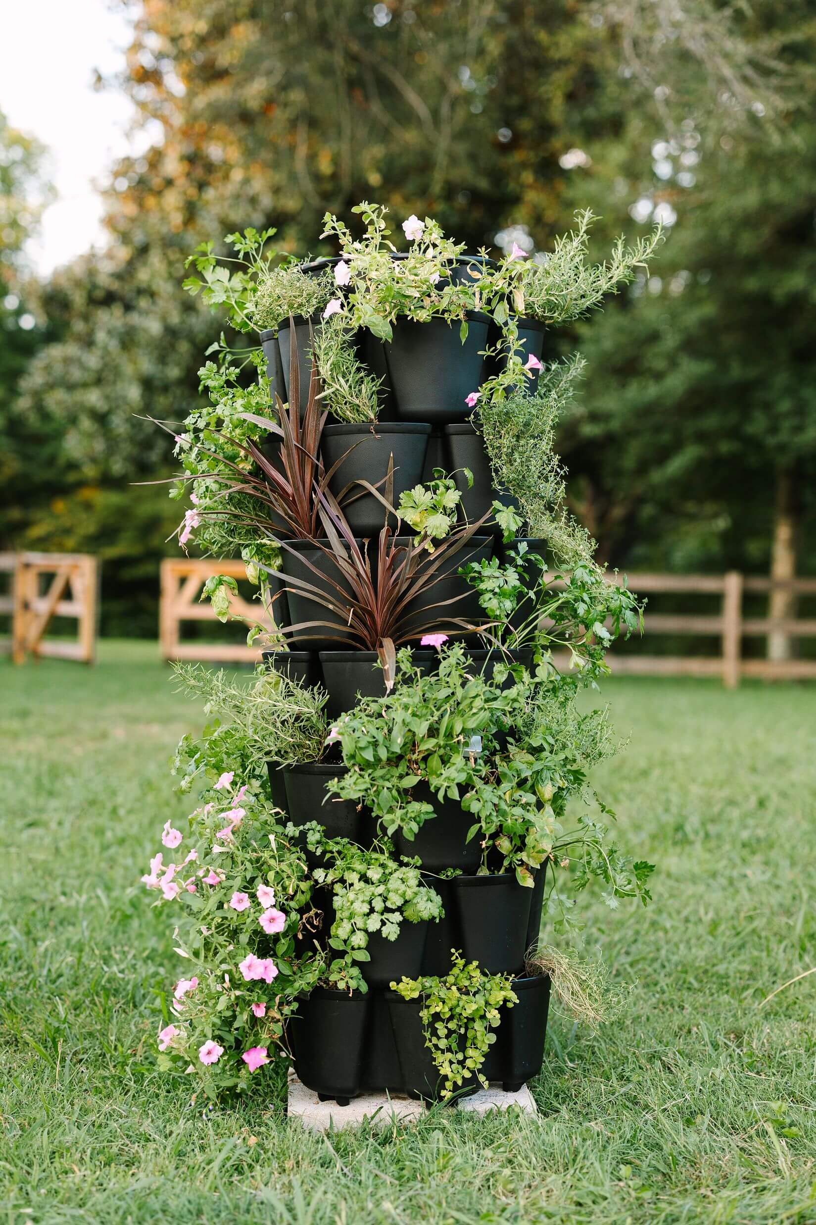 7 Tier GreenStalk Leaf Vertical Planter | Beautiful Black (Basic Texture) 