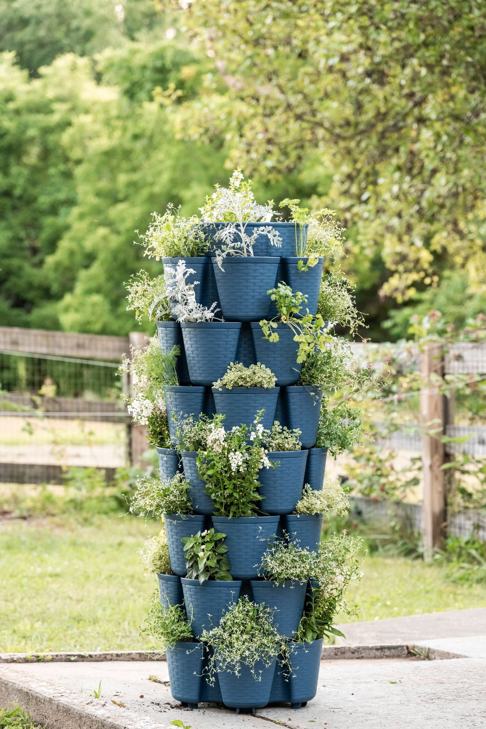 7 Tier GreenStalk Leaf Vertical Planter | Blueberry (Basket Weave Texture) 