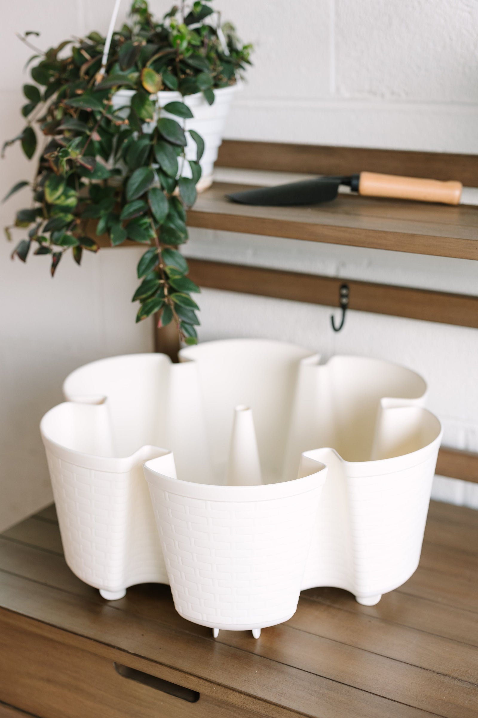 Individual Leaf Planter | Snow (Basket Weave Texture) 